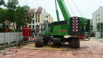 For a new canal system: SENNEBOGEN 683 HD in Singapore