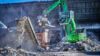Sorting and loading made easy: BTU Hartmeier uses SENNEBOGEN 817 E series for recycling