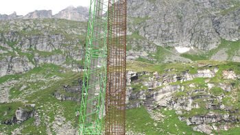 Deployed in the high mountains: 40 t SENNEBOGEN duty cycle crane supports construction work 2,200 m above sea level