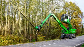 Challenging Tree Felling with a Tree Care Handler: Holz Nigl Relies on the SENNEBOGEN 718 E Challenging Tree Felling with a Tree Care Handler: Holz Nigl Relies on the SENNEBOGEN 718 E
