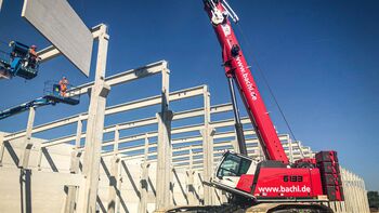 SENNEBOGEN 130 t  telescopic crawler crane proves its worth in the assembly of concrete parts for the major new VGP Park project in Munich