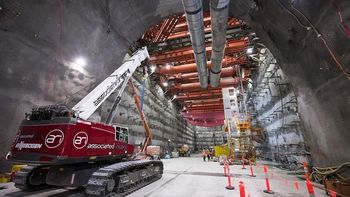 Metro tunnelling in Melbourne: Telescopic crane in an extremely confined space