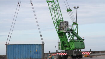 Mobile harbor crane as the most important connecting link: 680 HMC on Alderney