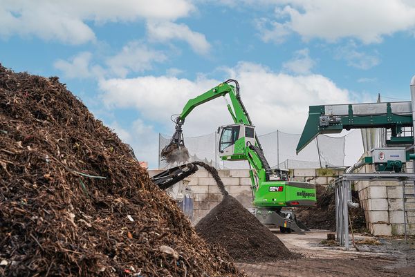 SENNEBOGEN 824 G-Mobilbagger-Recyclingmaschine SENNEBOGEN 824 G-Mobilbagger-Recyclingmaschine