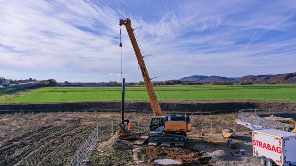 624 E Seilbagger für den Brunnenbau bei Hölscher 624 E Seilbagger für den Brunnenbau bei Hölscher