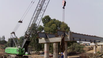 The SENNEBOGEN 2200 turns its hand to bridge building in Algeria