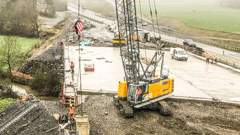 First mission leads to the "Gateway to Brittany":  New 55 t SENNEBOGEN 655HD duty cycle crane proves itself for LEPINE TP