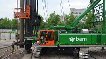 Can't get more special than this: SENNEBOGEN duty cycle crane 6100 XLR-2