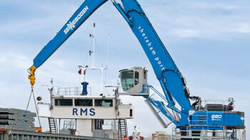 SENNEBOGEN 880 - the world's largest mobile material handling machine operating at Shoreham Port