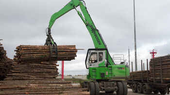 New oriented strand board production plant in Russia's Torzhok: wood logistics with SENNEBOGEN material handlers