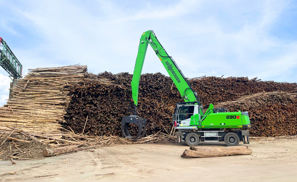 SENNEBOGEN 830 E - Holzumschlag SENNEBOGEN 830 E - Holzumschlag
