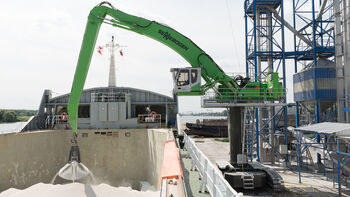 SENNEBOGEN electric material handler replaces old port cranes in Szczecin, Poland