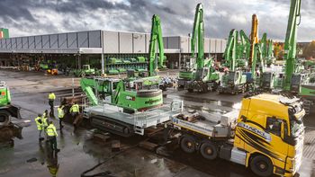 Heavy-lift transport with record-breaking width: SENNEBOGEN 824 G Electro transported in one piece to the mine Heavy-lift transport with record-breaking width: SENNEBOGEN 824 G Electro transported in one piece to the mine