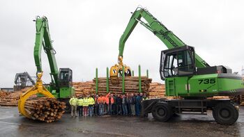 Green timber handling: Four SENNEBOGEN 735 M-HDs work at Pfeifer Holz