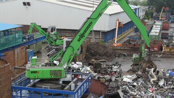 Efficient electric material handler for scrap recycling: SENNEBOGEN 830 with 17 m range