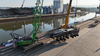  Maschinentransport per Binnenschiff-SENNEBOGEN