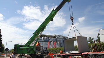 Unloading - Transporting - Placing: The flexibilitiy of the 120t Telescopic Crane is impressive