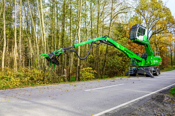 SENNEBOGEN 718 E Fällbagger SENNEBOGEN 718 E Fällbagger