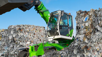 SENNEBOGEN recycling experts live at IFAT – world première of the new Telehandler 355 E