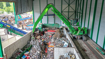 Schweizer Entsorgungsunternehmen Reinhard Recycling erweitert Fuhrpark mit drei weiteren SENNEBOGEN Maschinen