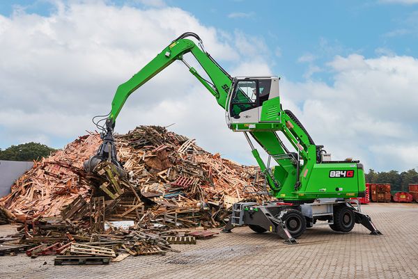 SENNEBOGEN 824 G-Mobilbagger-Recyclingmaschine SENNEBOGEN 824 G-Mobilbagger-Recyclingmaschine