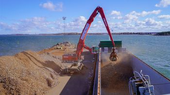 Saving Fuel in Port Operations: Stevedoring Company Reduces CO₂ Emissions by 15 Tonnes Per Year Saving Fuel in Port Operations: Stevedoring Company Reduces CO₂ Emissions by 15 Tonnes Per Year