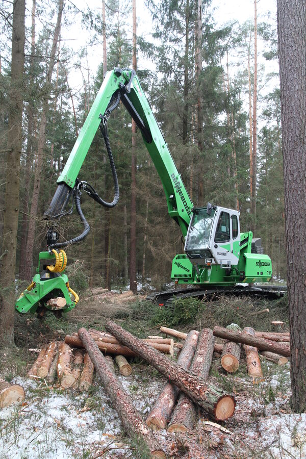 SENNEBOGEN 718 Forestry Raupenharvester Forstmaschine