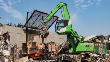 A new site needs a new machine: Clearaway Ltd. uses the SENNEBOGEN 821 E in waste recycling