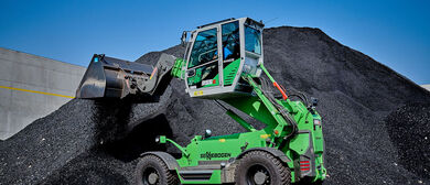 SENNEBOGEN Teleskoplader Telehandler 355 E Kohle Kohleumschlag hochfahrbare Kabine Schaufel