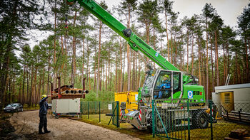 A telescopic crane in well construction - OCHS Bohr GmbH counts on a SENNEBOGEN 613 Mobile