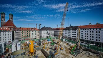 BUILD BIG THINGS - SENNEBOGEN cranes supporting the big project "second core S-Bahn route" in the middle of Munich