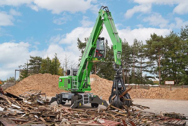 SENNEBOGEN 824 G-Mobilbagger-Recyclingmaschine SENNEBOGEN 824 G-Mobilbagger-Recyclingmaschine