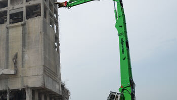 SENNEBOGEN 870 E: New long-front demolition material handler with 33 m reach height